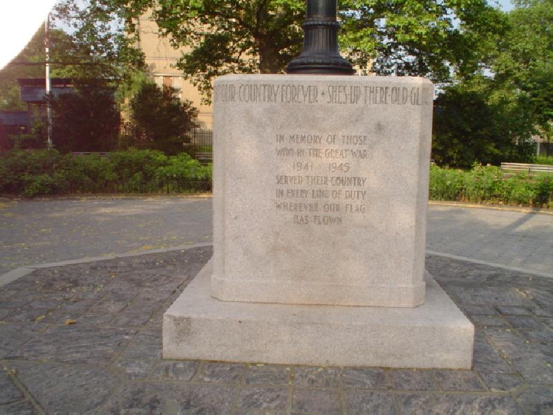 Zoom on the image : McCarren Park World War II Flagstaff 